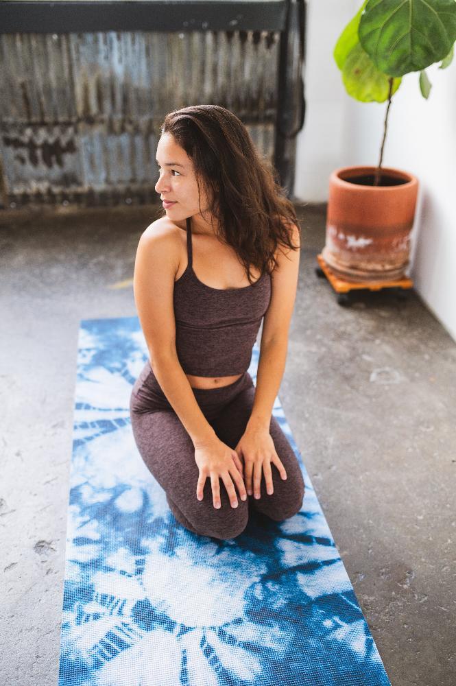 Blue Ataraxy Yoga Mat – 6mm Eco-Friendly, Non-Slip & Cushioned | Yune Yoga-2